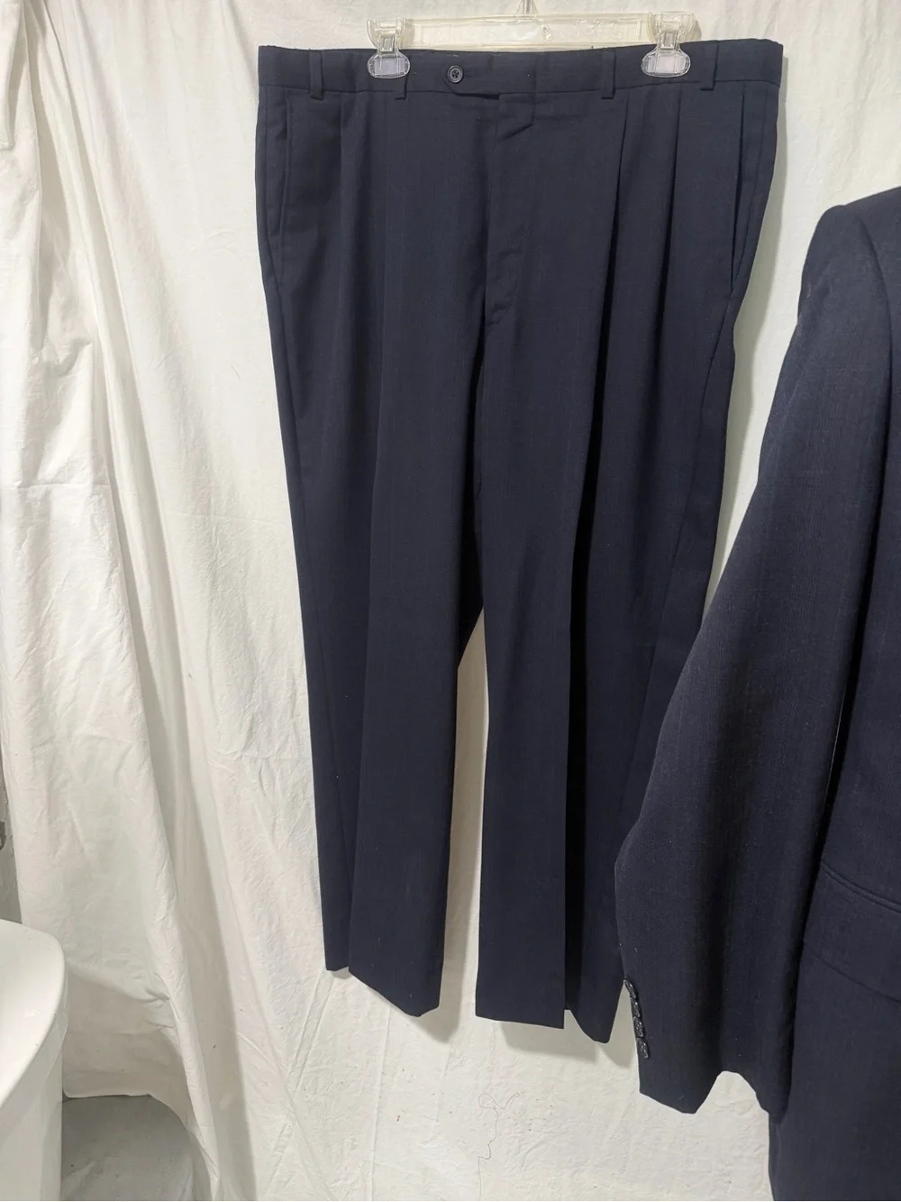 Evan Picone Men's Navy Blue Two-Piece Suit imported Fabrics. ☑️